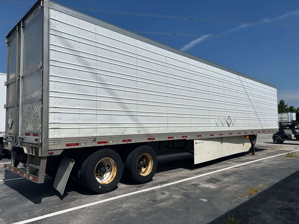 2017 Utility 3000R Multi Temp Reefer Trailer- Thermo King S610M
